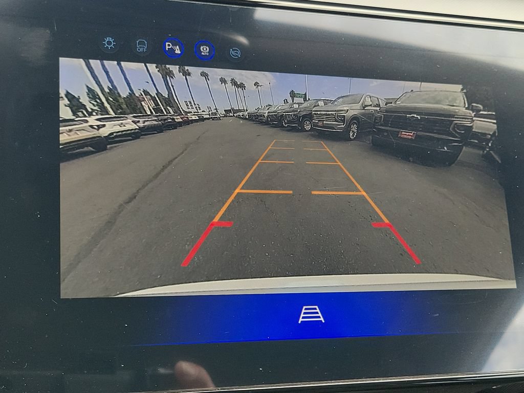 Used 2027 Chevrolet Bolt LT w/ Comfort Package FWD image 10