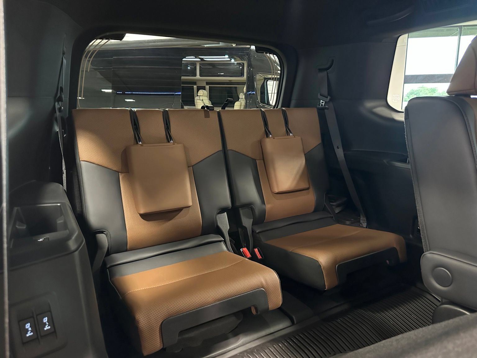 Used 2026 Lexus GX 550 w/ Accessory Package (2T) AWD/4WD image 42
