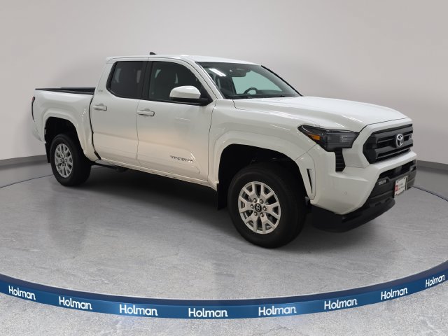 Certified 2024 Toyota Tacoma SR5 AWD/4WD image 3