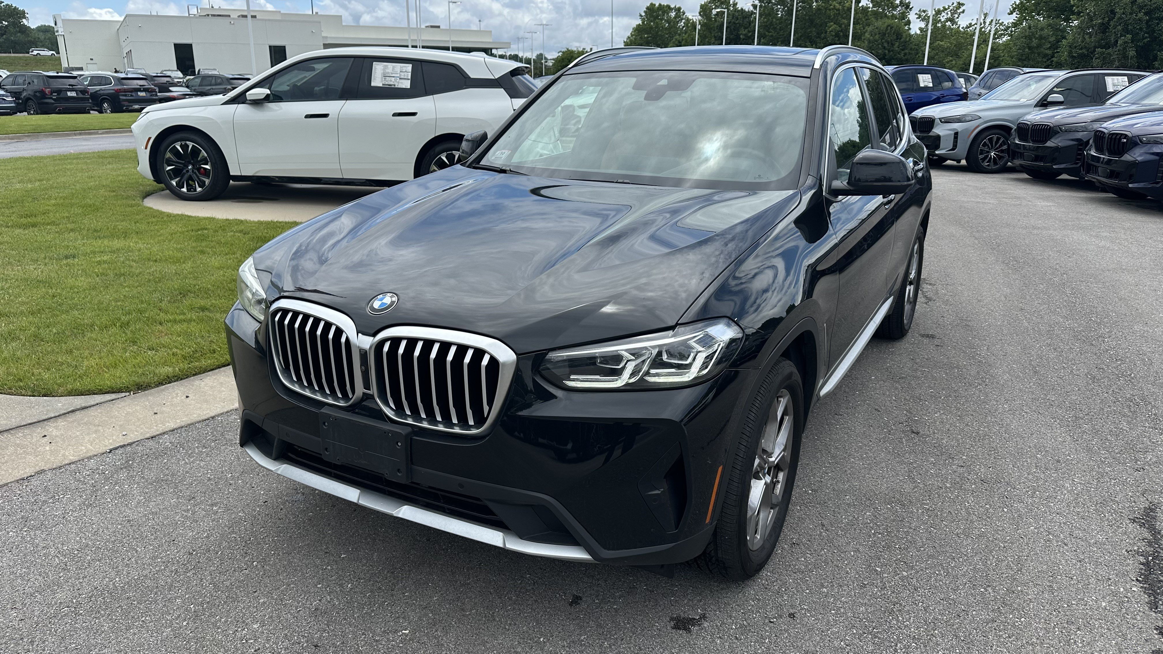 Used 2024 BMW X3 xDrive30i w/ Premium Package AWD/4WD image 5