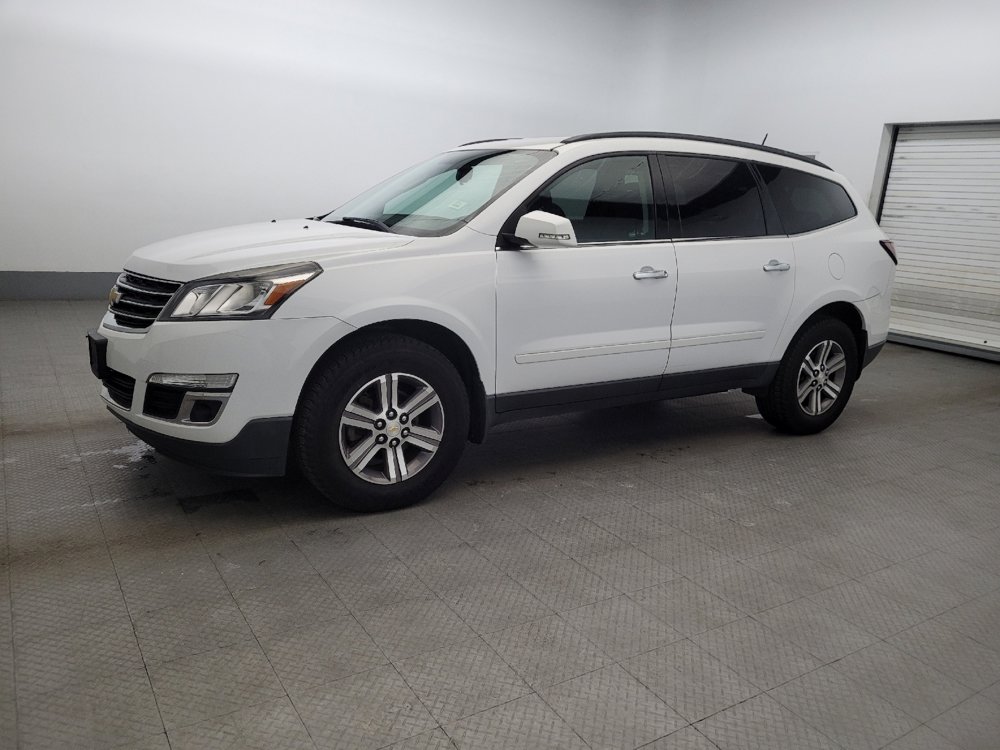 Used 2017 Chevrolet Traverse LT image 2