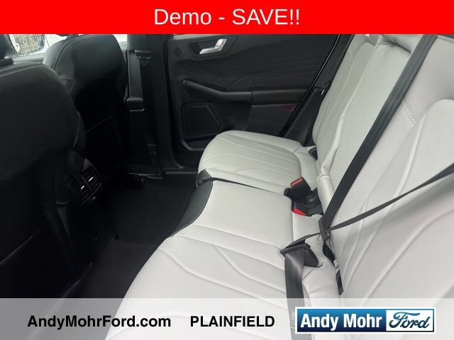 New 2025 Ford Escape SE w/ PHEV Premium Package FWD image 10