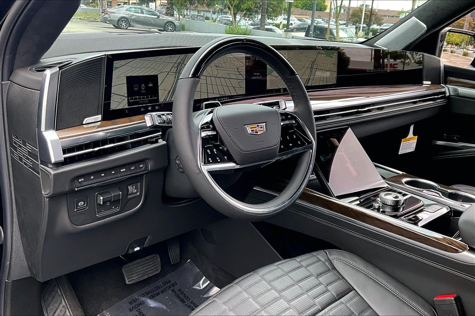 New 2026 Cadillac Escalade Platinum Luxury w/ LPO, Radiant Package AWD/4WD image 8
