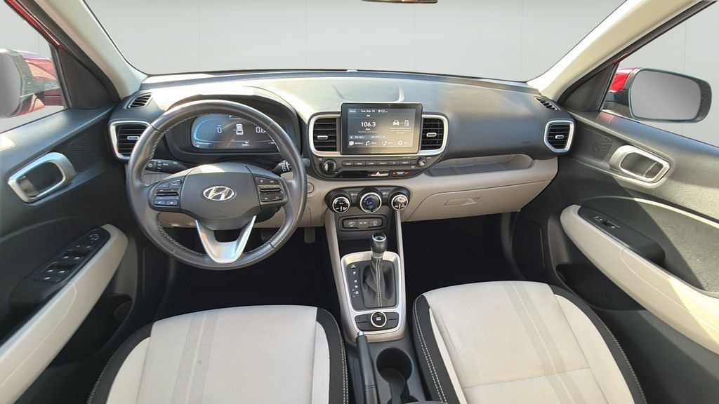 Used 2025 Hyundai Venue SEL FWD image 19