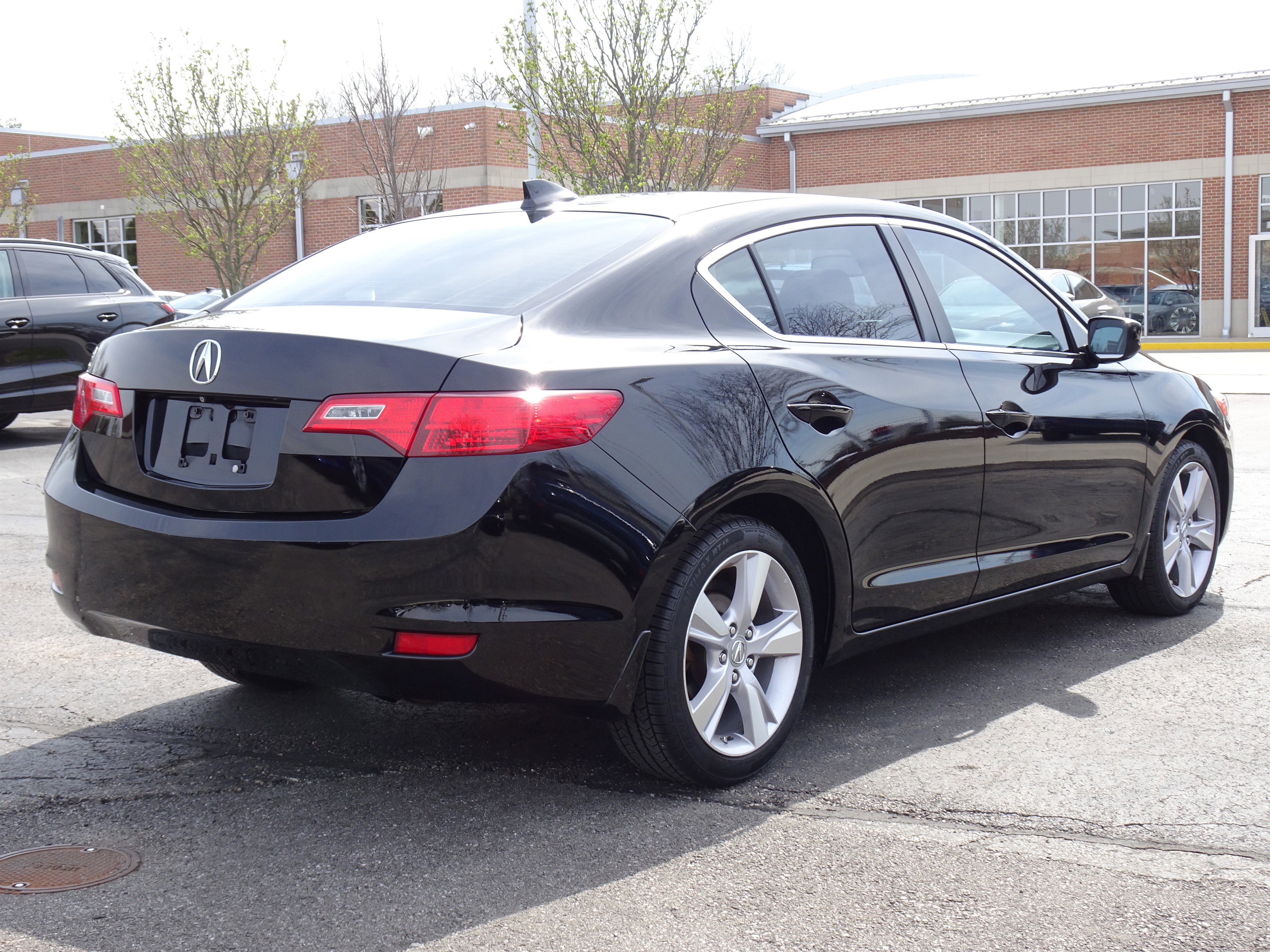 Used 2015 Acura ILX w/ Premium Package image 4