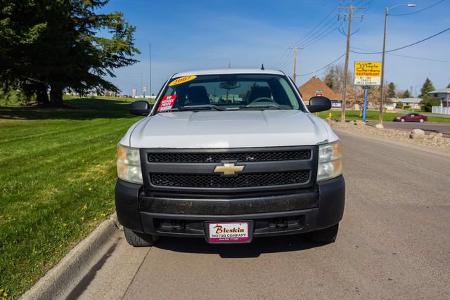 Used 2007 Chevrolet Silverado 1500 W/T w/ Towing Package AWD/4WD image 2