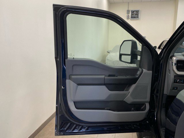 New 2024 Ford F550 4x4 Regular Cab Super Duty image 17