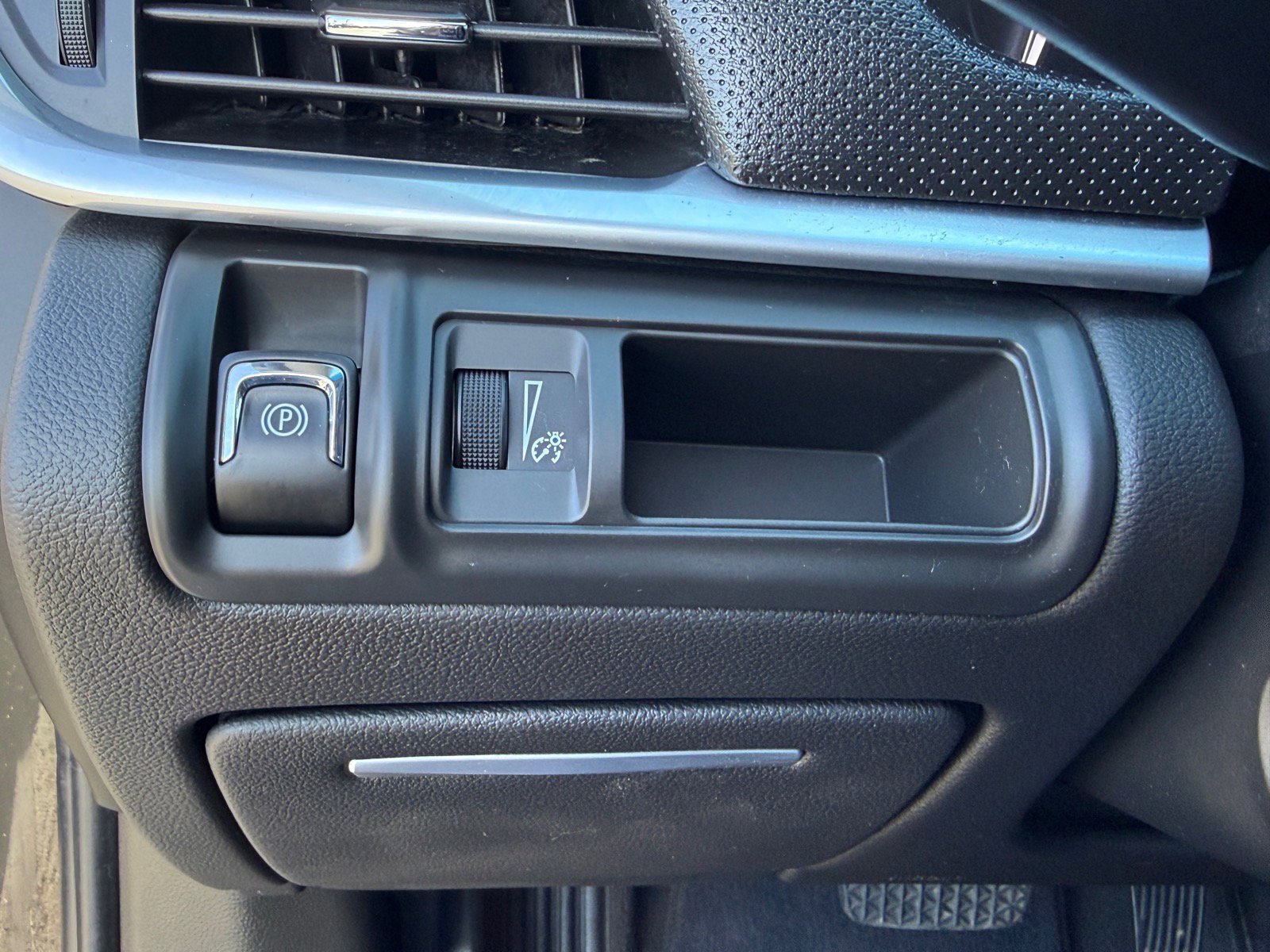 Used 2019 Cadillac XTS Luxury image 24