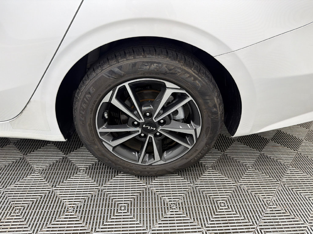 Used 2024 Kia Forte LXS FWD image 18