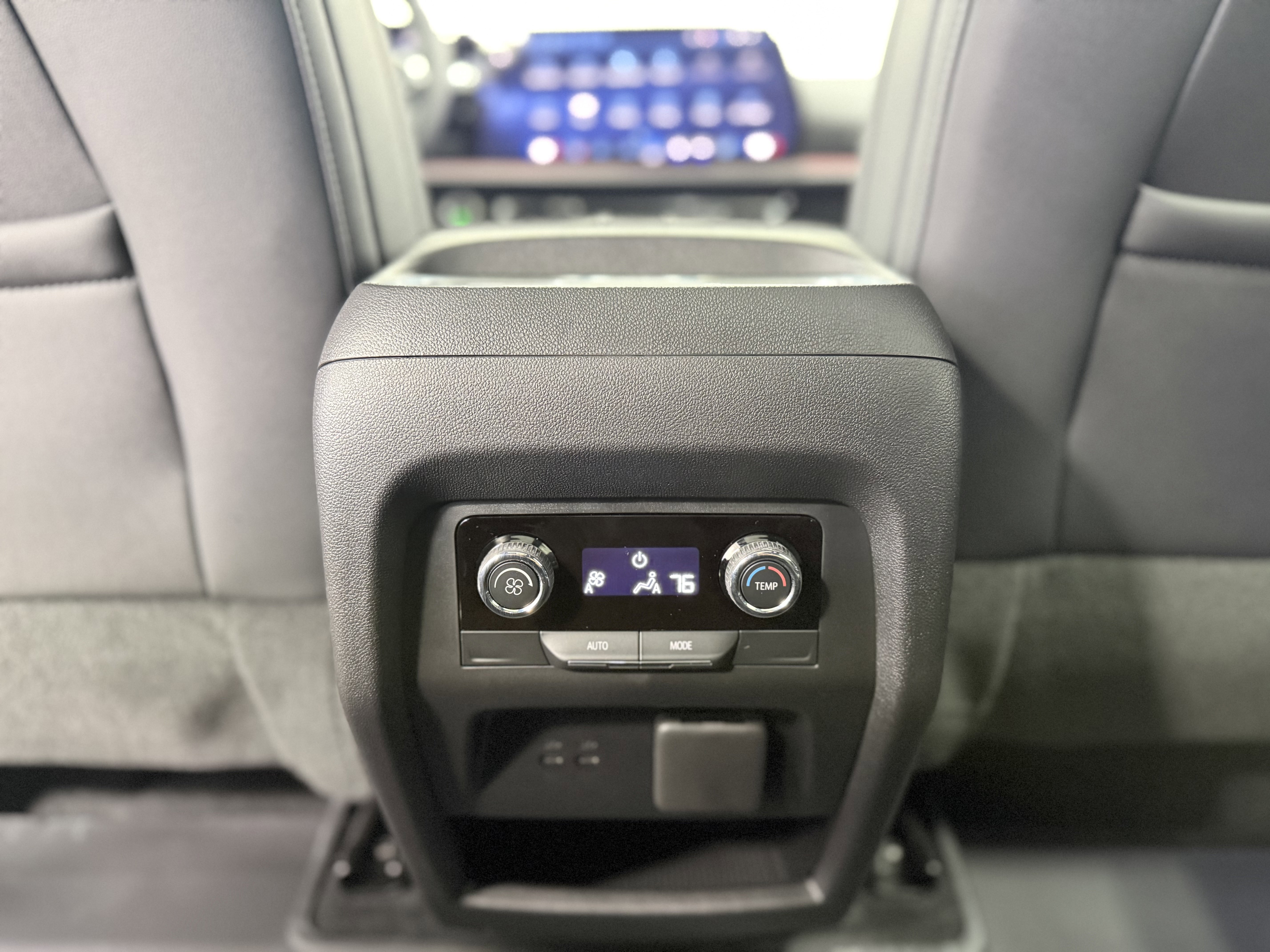 Used 2025 Chevrolet Traverse Z71 w/ Driver Confidence Package image 31