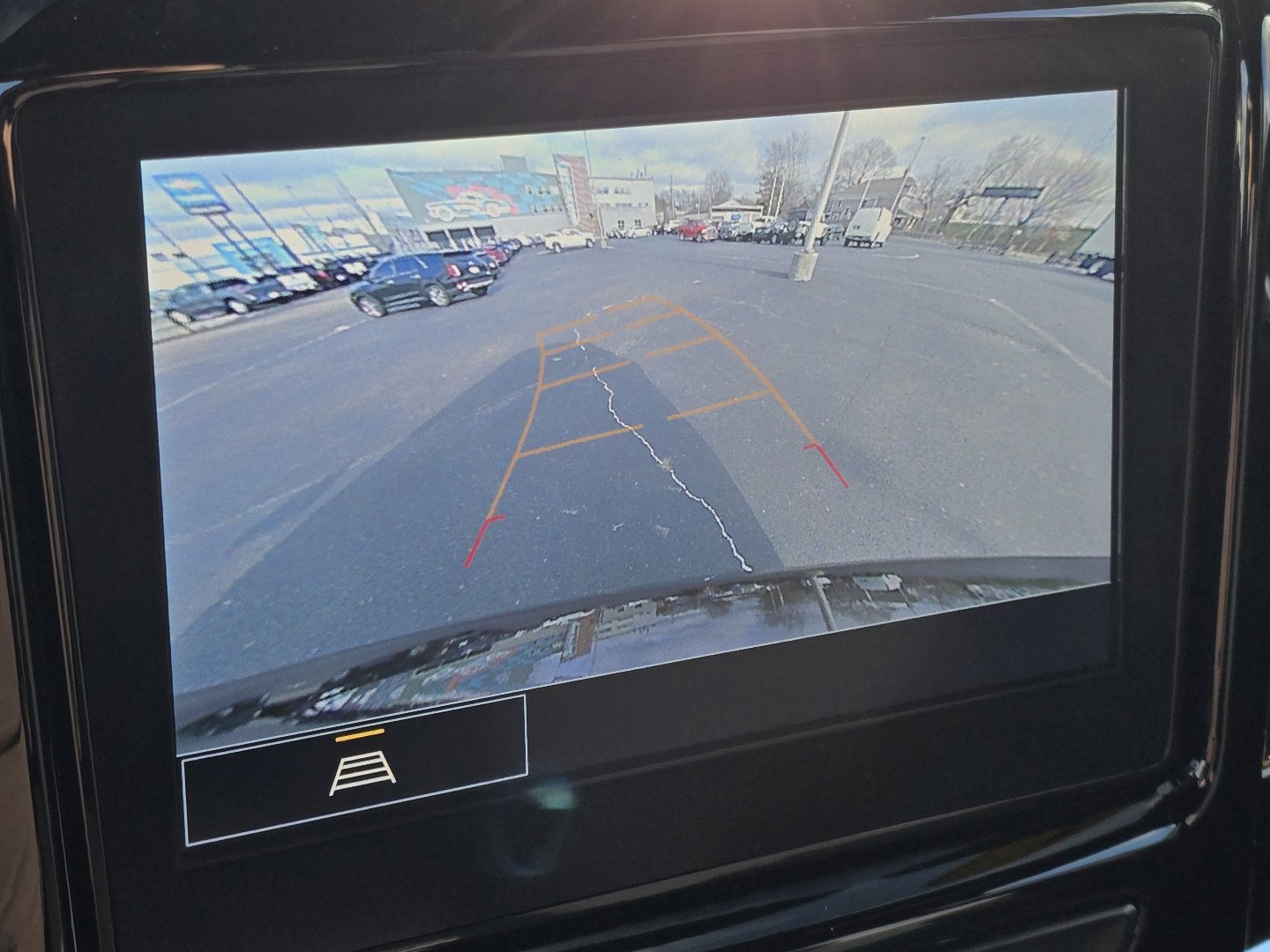 Used 2023 Chevrolet Traverse LT image 3