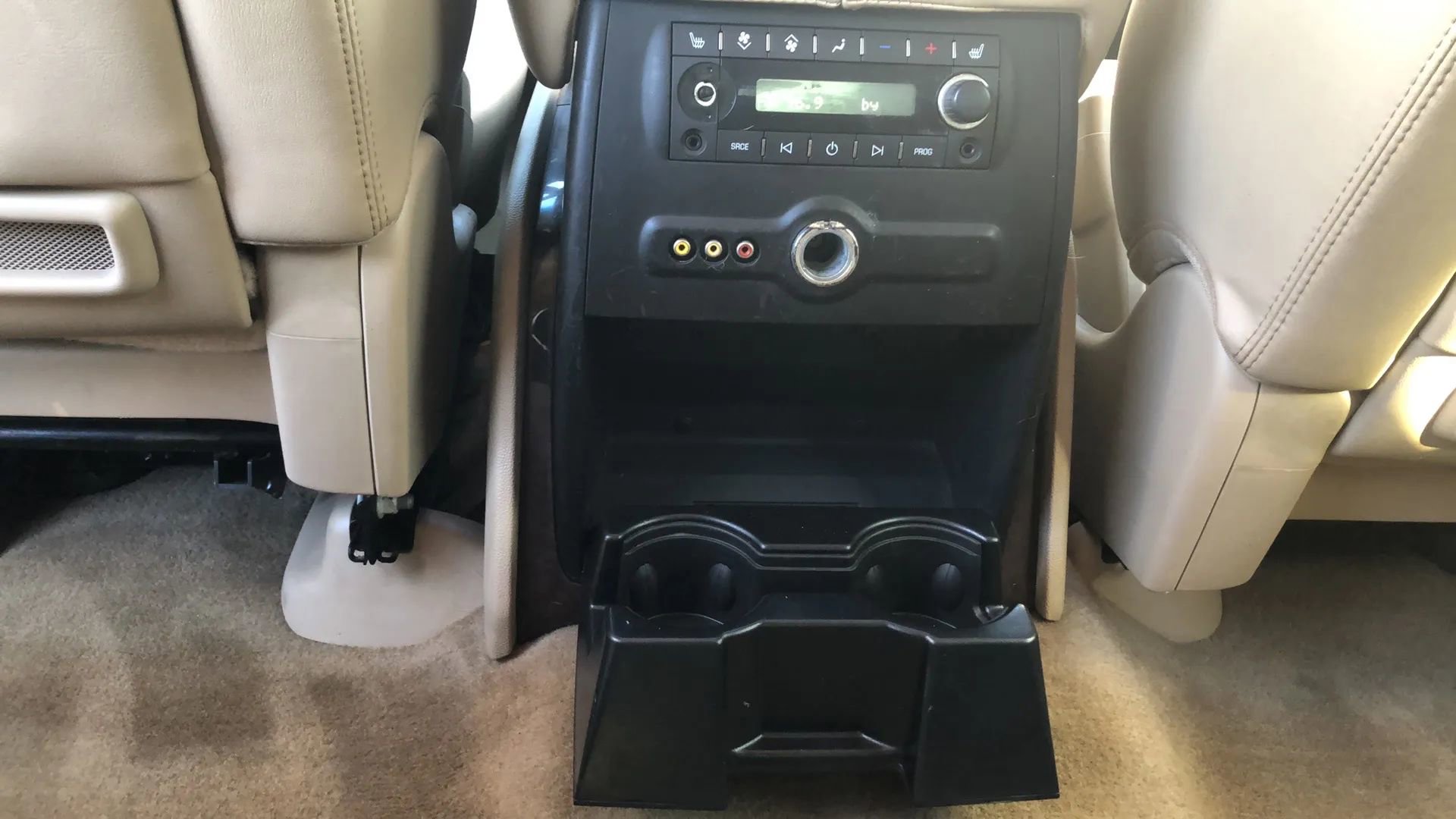 Used 2012 Cadillac Escalade Premium image 23