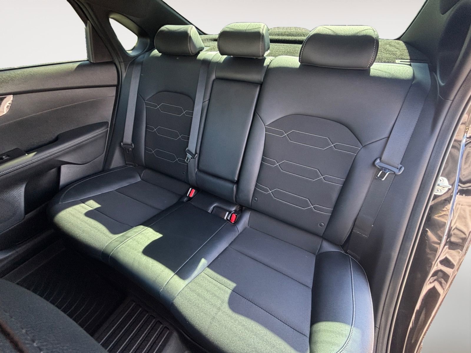 Used 2024 Kia Forte GT-Line image 13