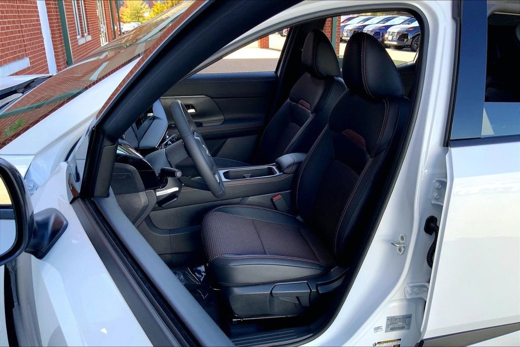 New 2026 Nissan Kicks SR w/ Cold Weather Package image 9