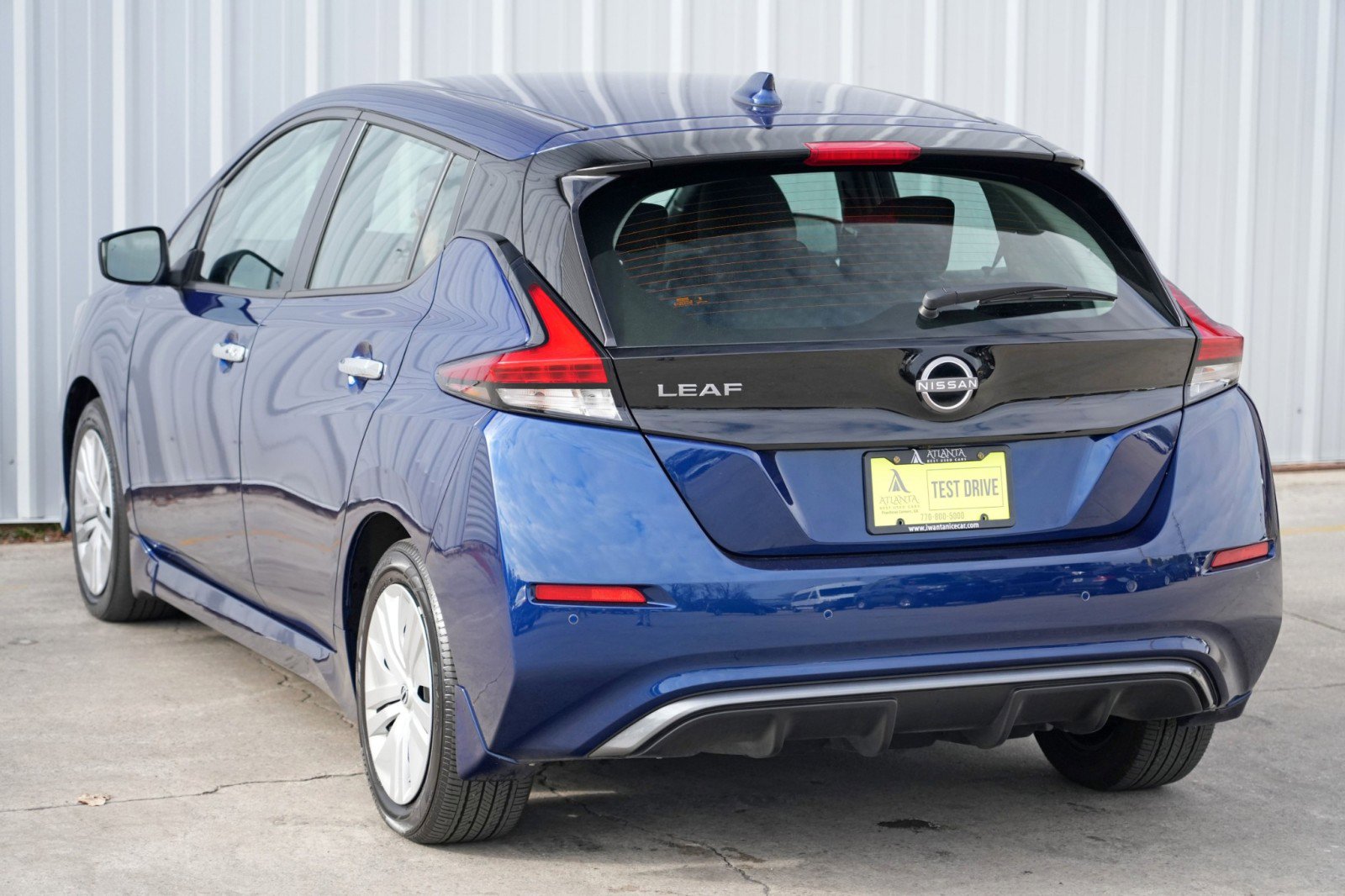 Used 2025 Nissan Leaf S image 42