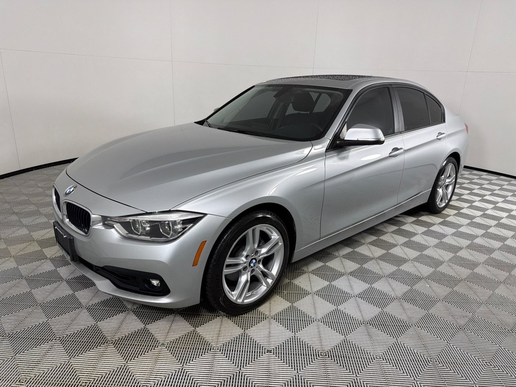 Used 2018 BMW 320i xDrive Sedan AWD/4WD image 9