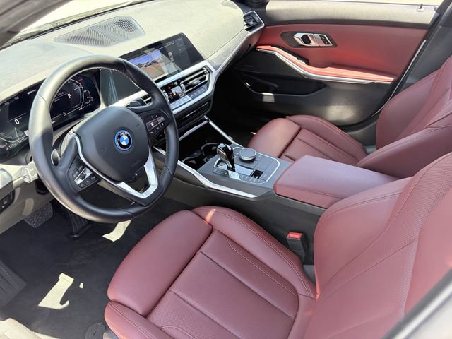 Used 2022 BMW 330e w/ M Sport Package RWD image 19