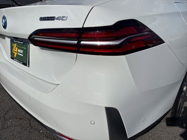 Used 2024 BMW i5 eDrive40i w/ M Sport Package RWD image 31
