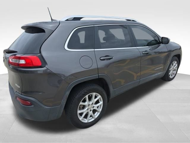 Used 2017 Jeep Cherokee Latitude FWD image 7