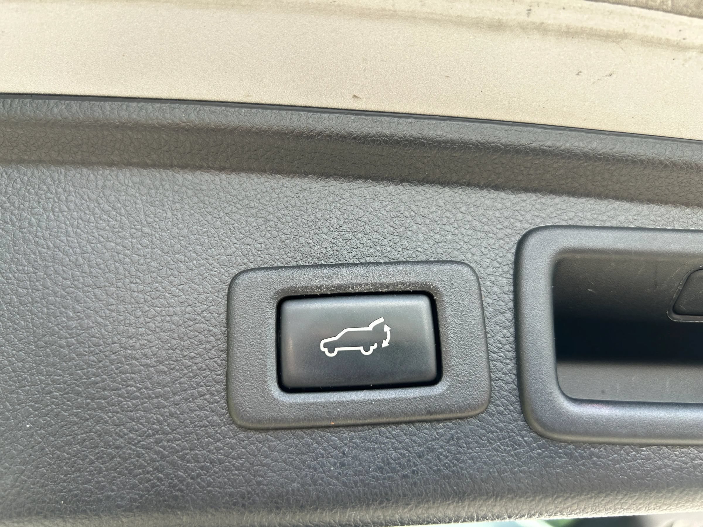 Used 2016 Subaru Forester 2.5i Touring w/ Protection Package #2 AWD/4WD image 12