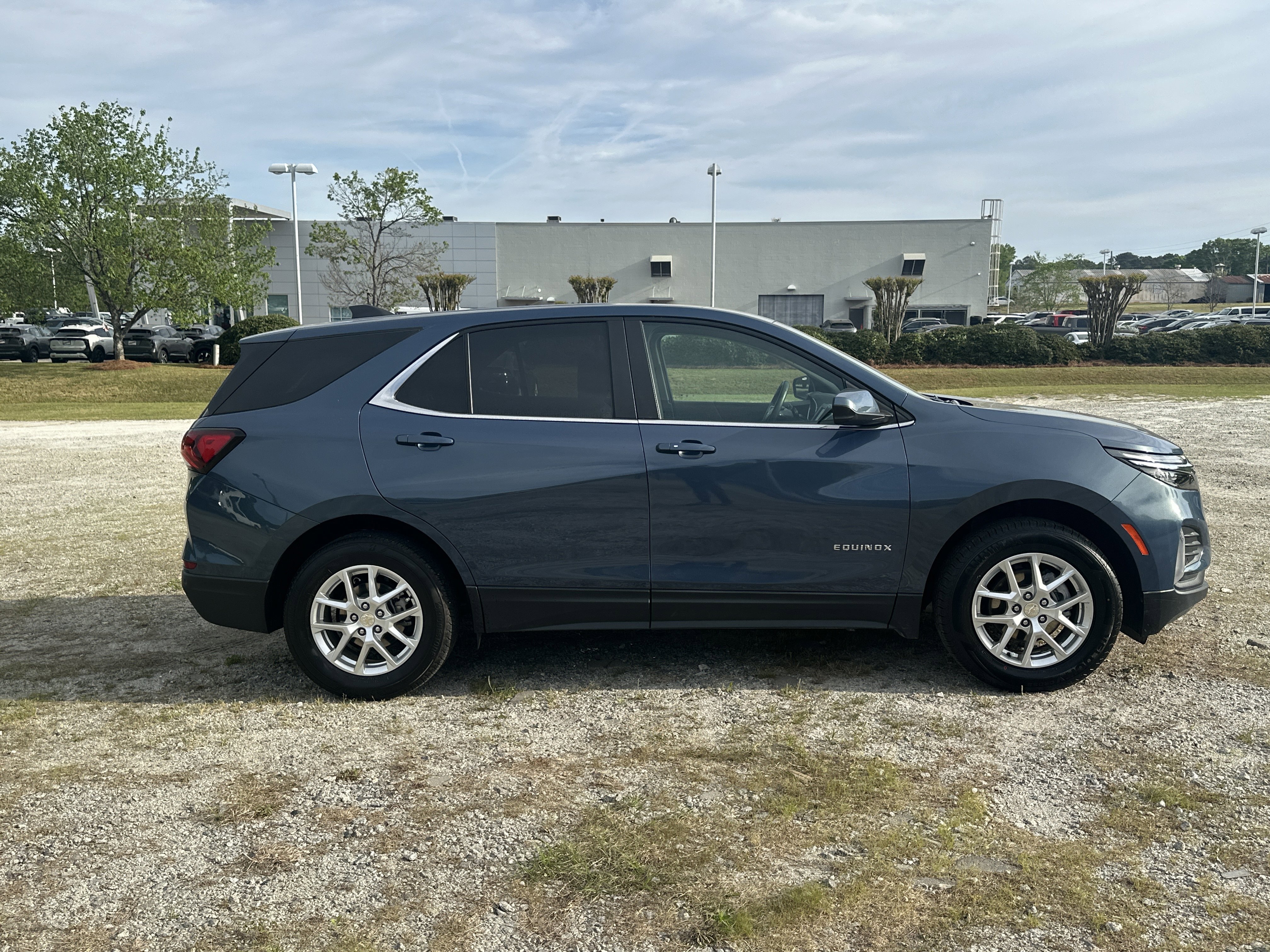 Used 2024 Chevrolet Equinox LT AWD/4WD image 4