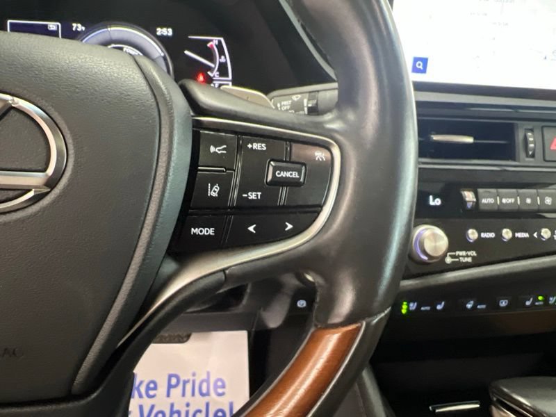 Used 2024 Lexus ES 300h w/ Accessory Package (Z1) FWD image 25