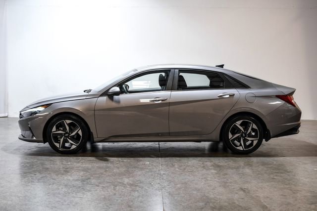 Used 2023 Hyundai Elantra Limited FWD image 14