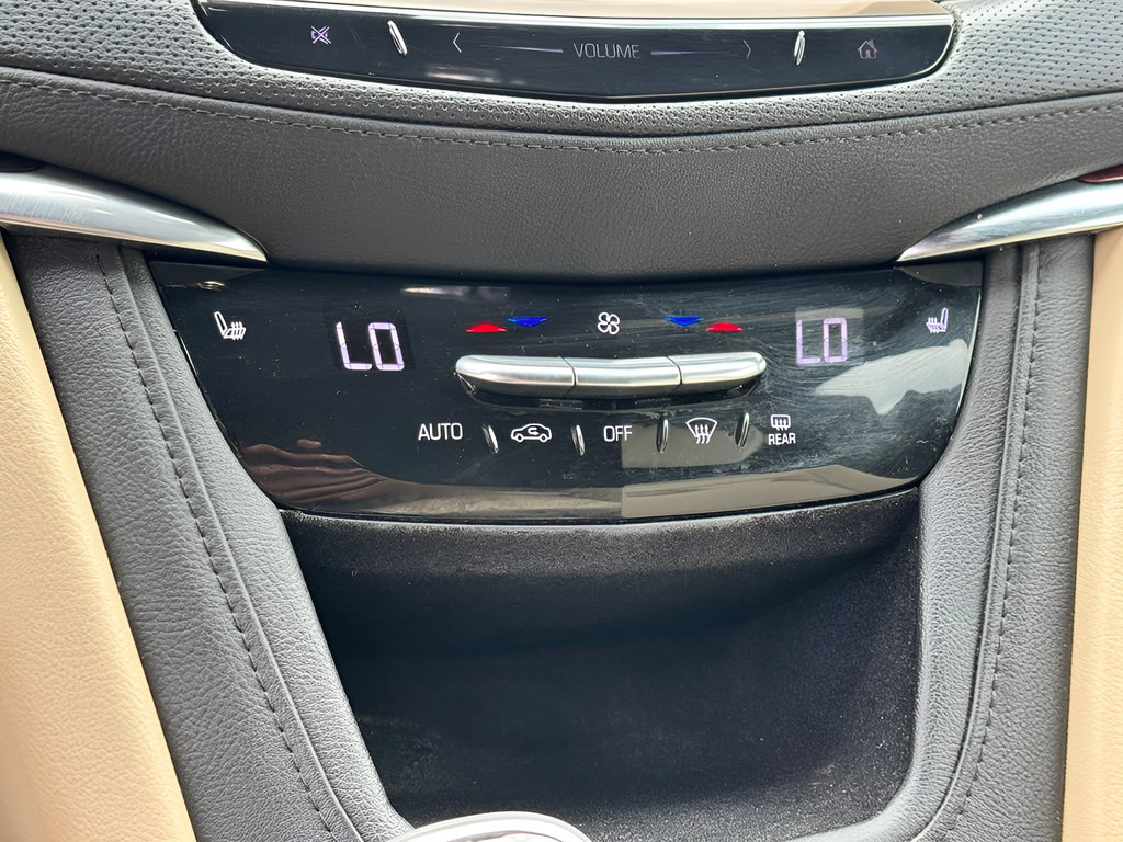 Used 2017 Cadillac XT5 Luxury FWD image 21
