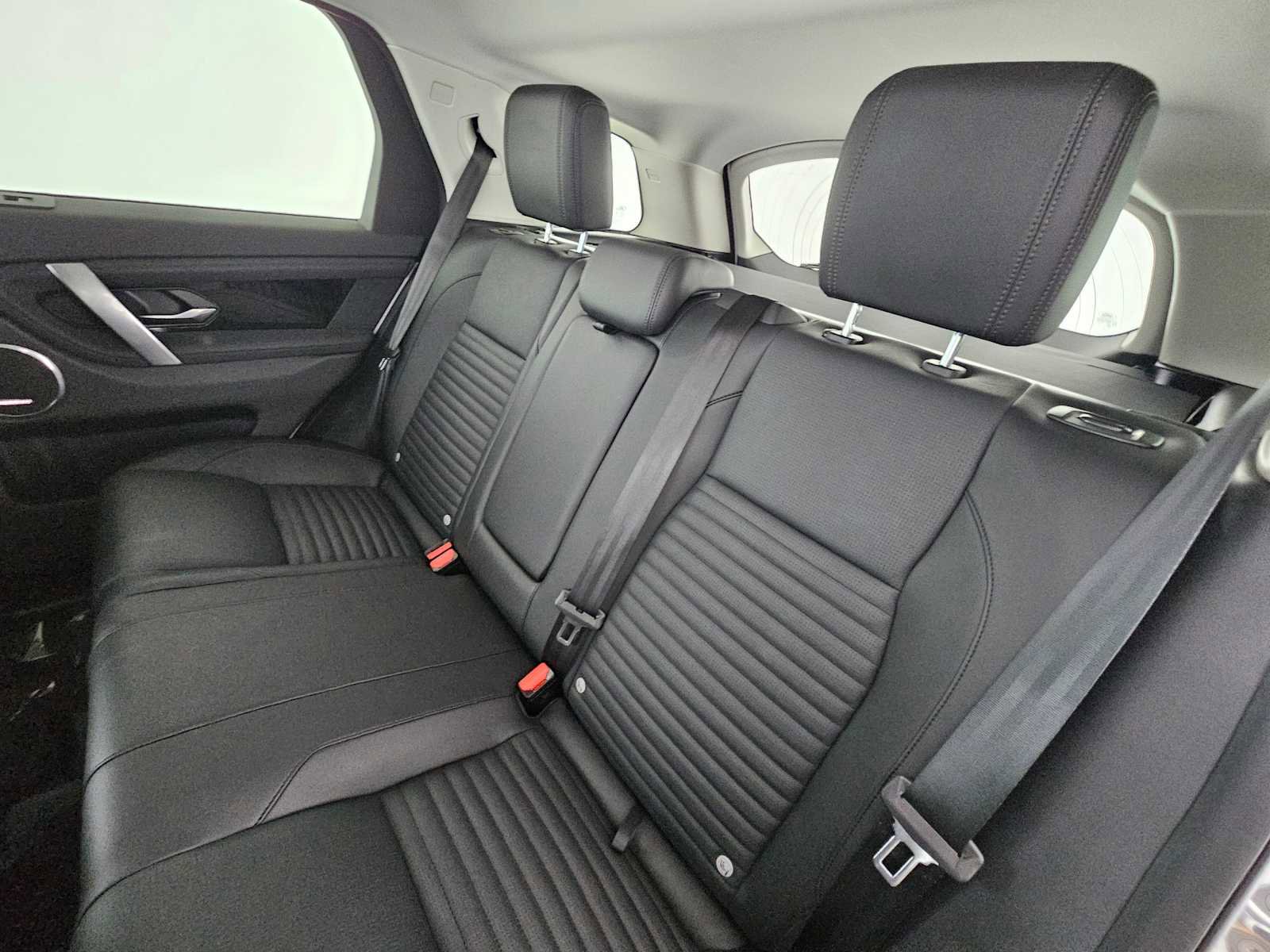 Used 2024 Land Rover Discovery Sport S image 17