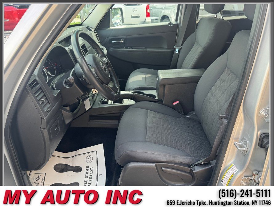 Used 2011 Jeep Liberty Sport AWD/4WD image 20
