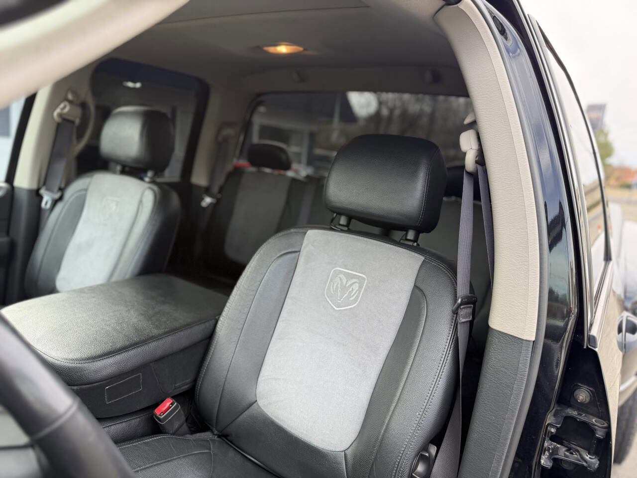 Used 2005 Dodge Ram 3500 Truck SLT image 12