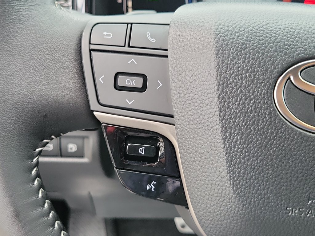 Used 2026 Toyota Camry SE FWD image 31