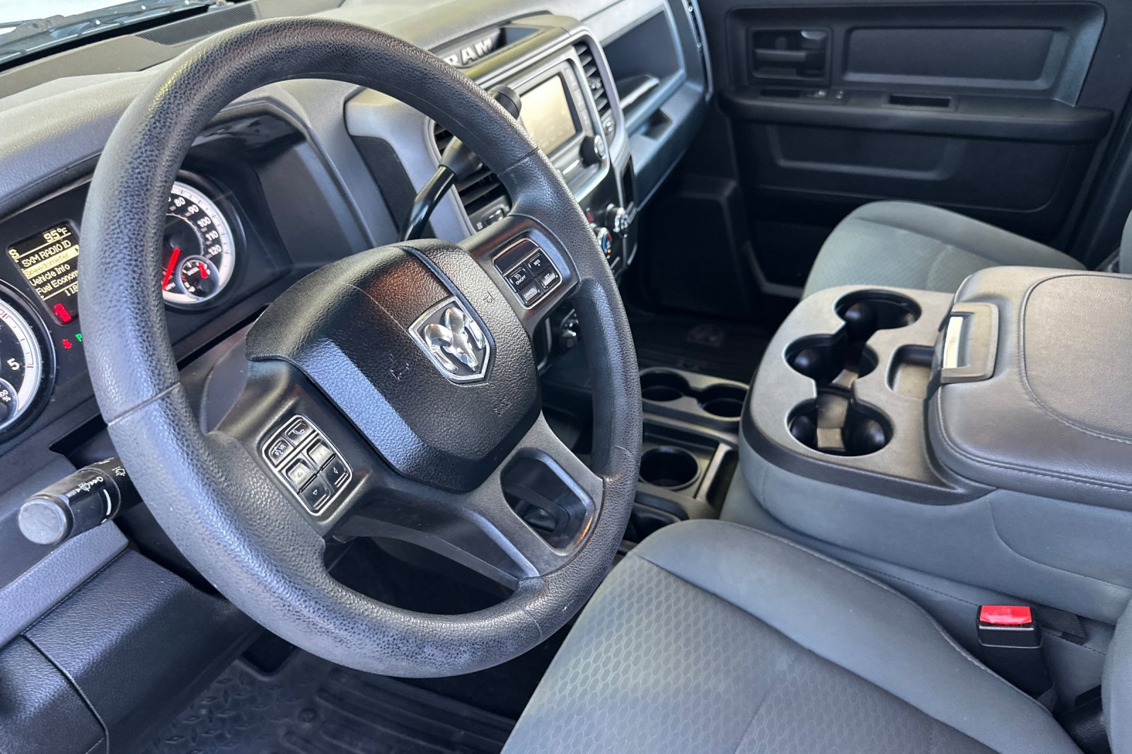 Used 2014 RAM 2500 Tradesman w/ Chrome Appearance Group AWD/4WD image 10
