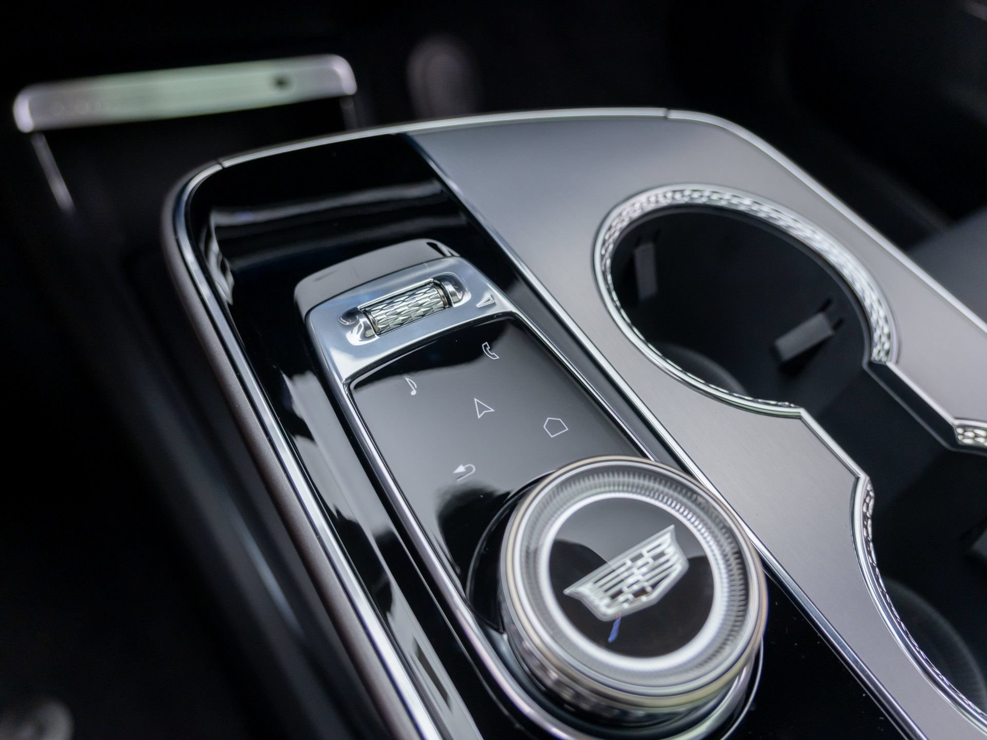 New 2027 Cadillac Lyriq Signature Sport AWD/4WD image 23
