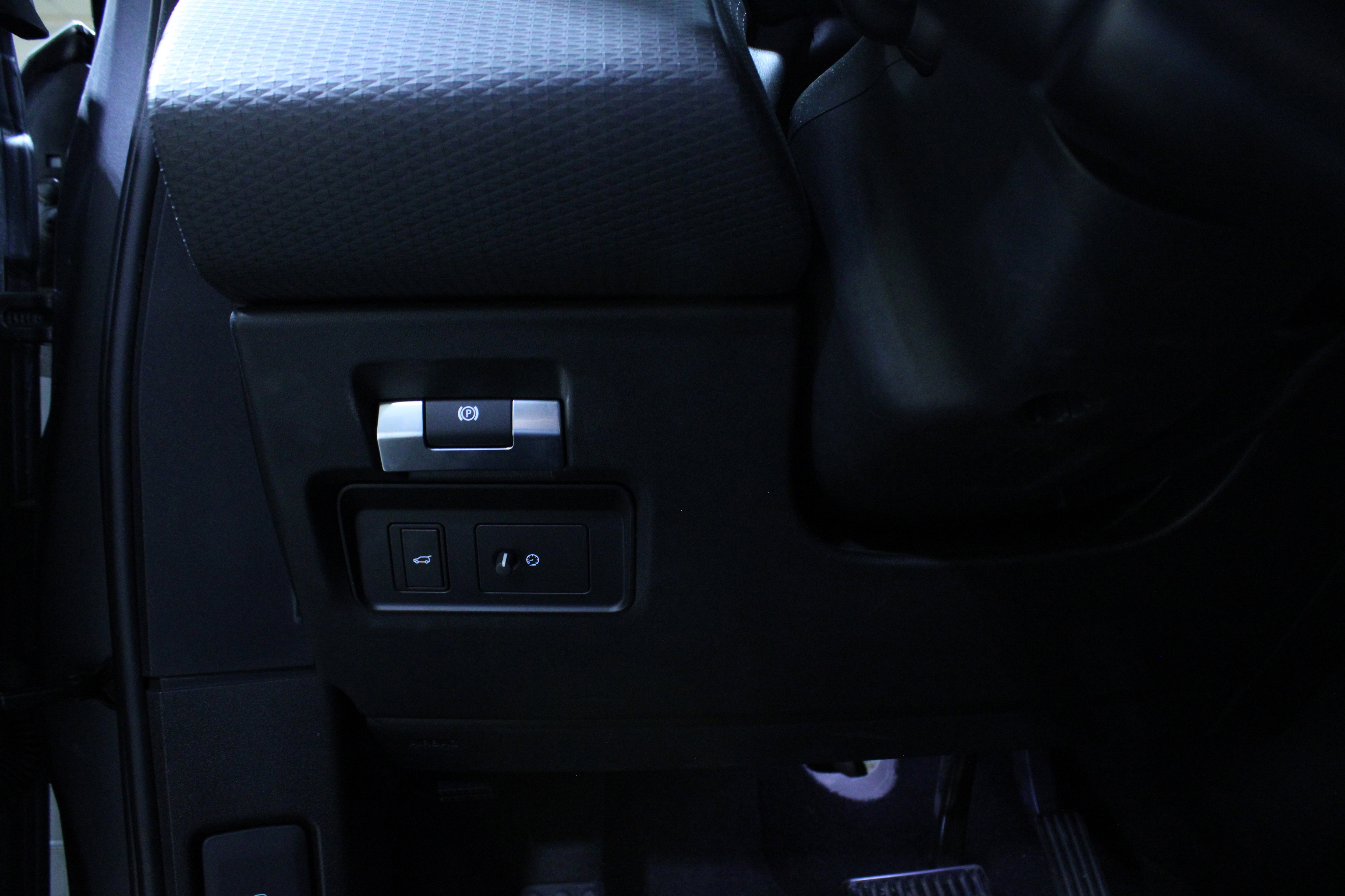 Used 2020 Land Rover Range Rover Evoque S image 7