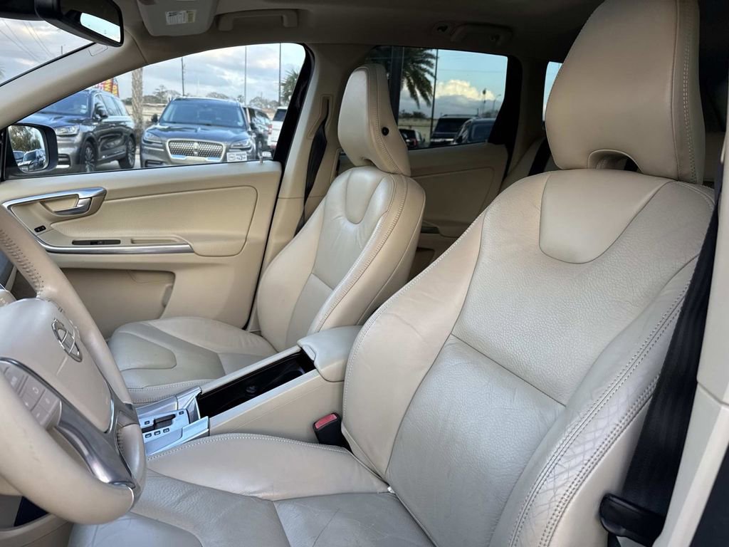Used 2012 Volvo XC60 T6 image 17