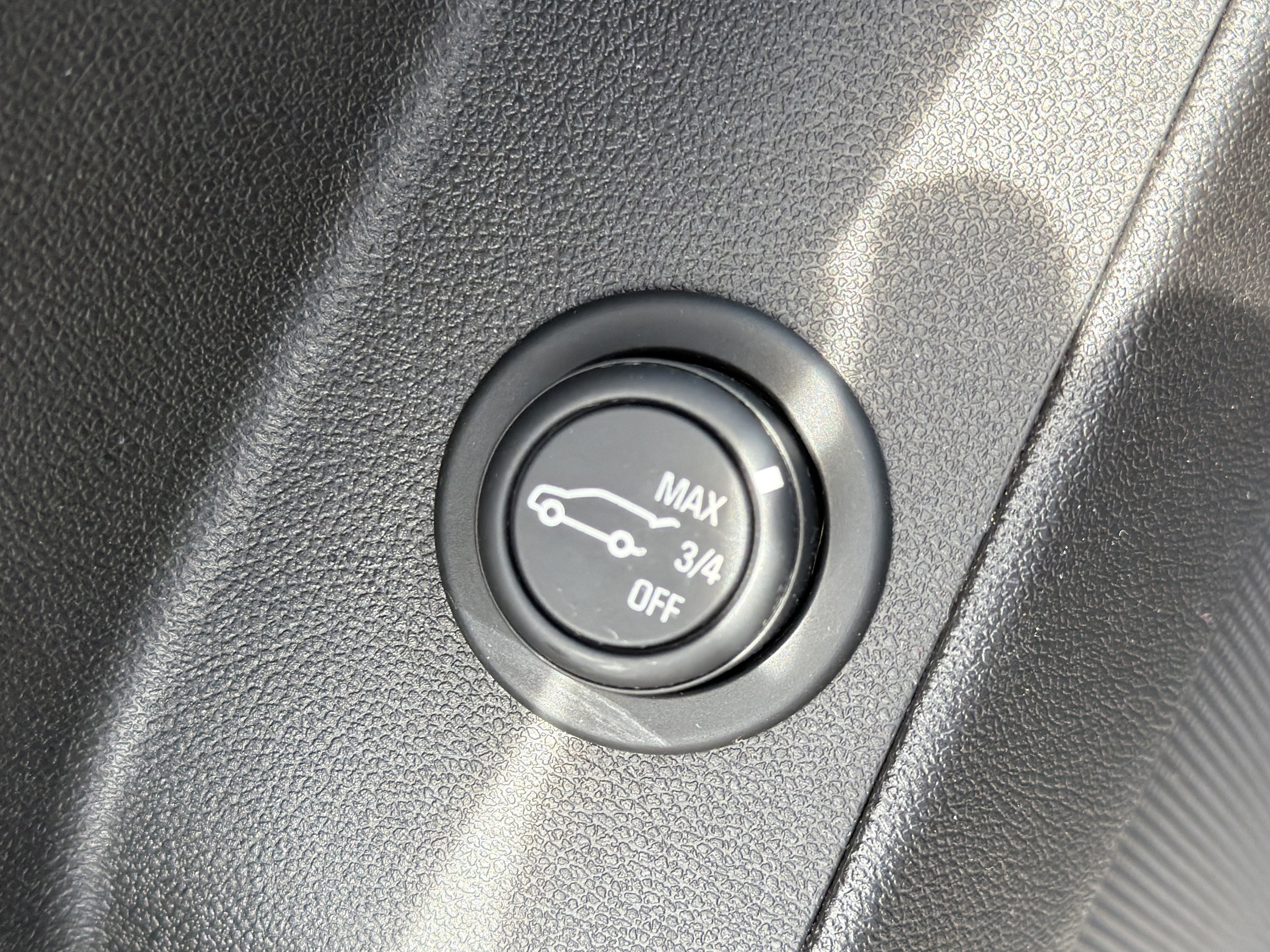 Used 2018 Chevrolet Equinox LT image 11