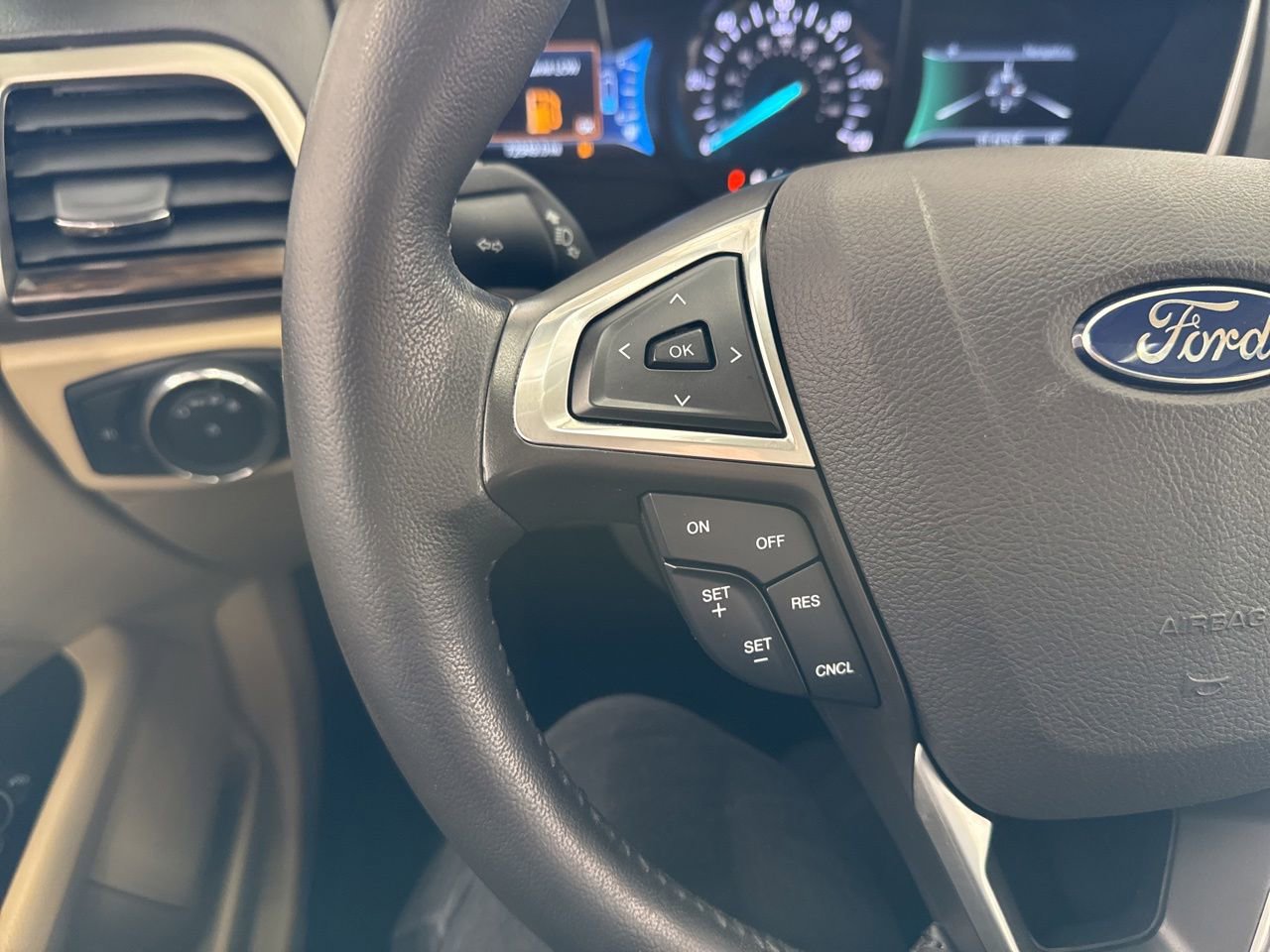 Used 2016 Ford Fusion SE w/ Equipment Group 502A FWD image 20