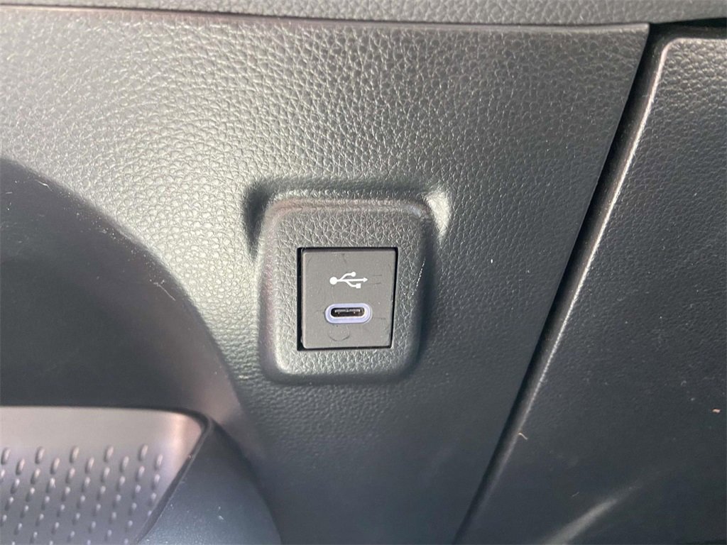 Used 2025 Toyota Corolla LE image 24