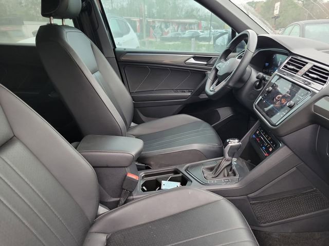 Used 2023 Volkswagen Tiguan SE R-Line image 34