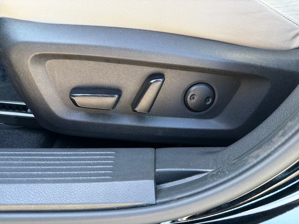 Certified 2023 Nissan Rogue SV image 43