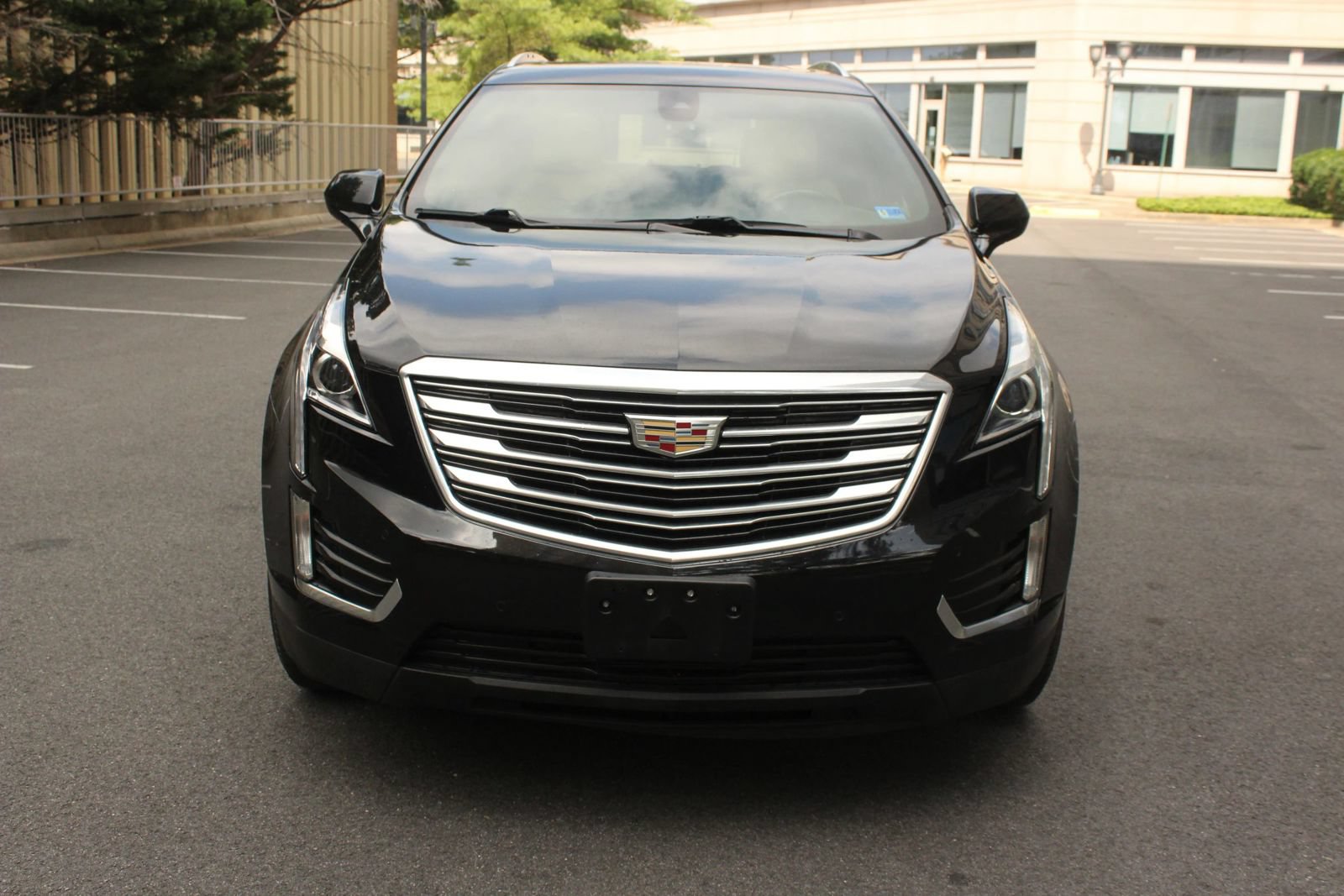 Used 2018 Cadillac XT5 Luxury w/ Driver Awareness Package FWD image 2