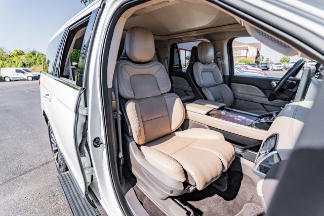 Used 2022 Lincoln Navigator Reserve image 34