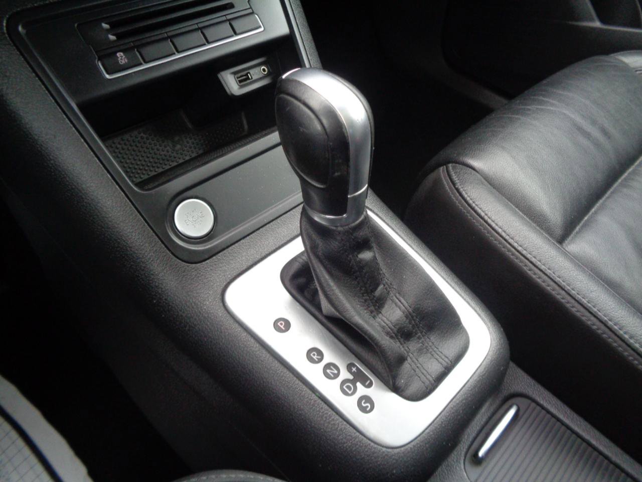 Used 2017 Volkswagen Tiguan Sport image 34