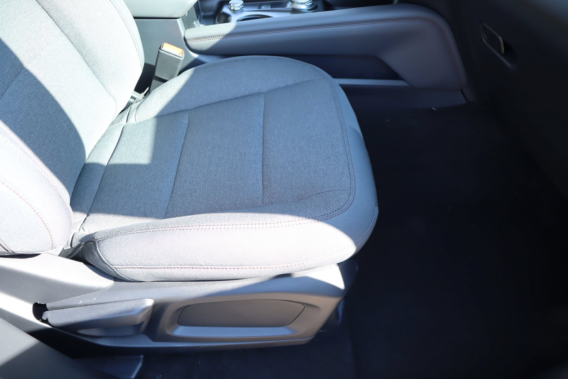 New 2026 Ford Explorer Active RWD image 16