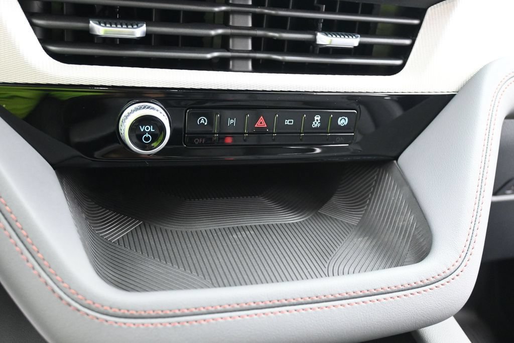 New 2026 Ford Explorer Active w/ Active Comfort Package AWD/4WD image 11