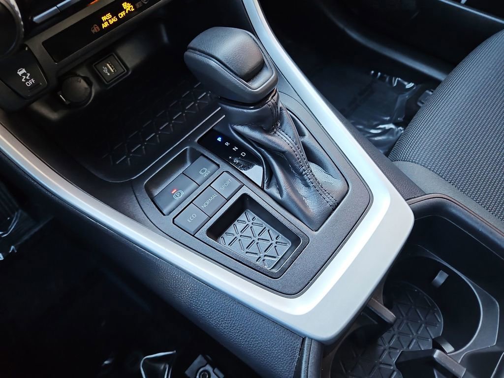Used 2025 Toyota RAV4 LE image 19