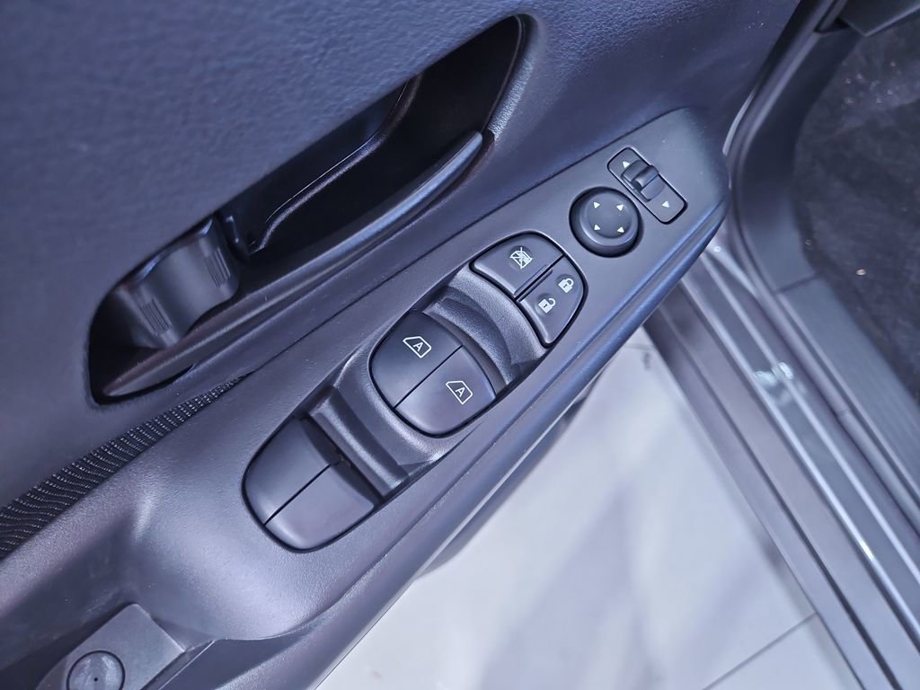 New 2025 Nissan Kicks Play S image 11