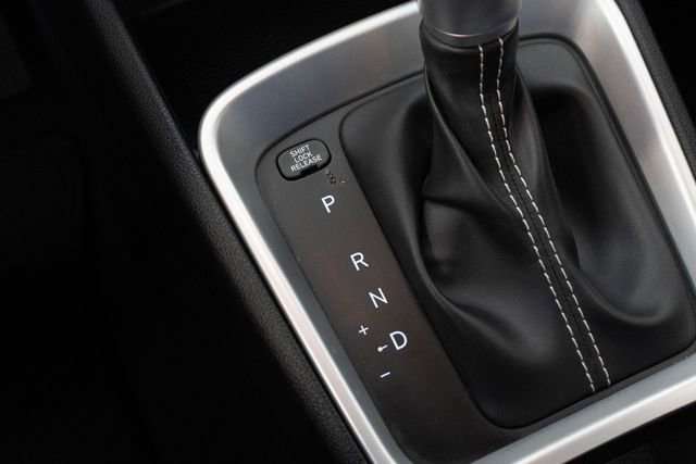 Used 2025 Hyundai Venue SE image 21