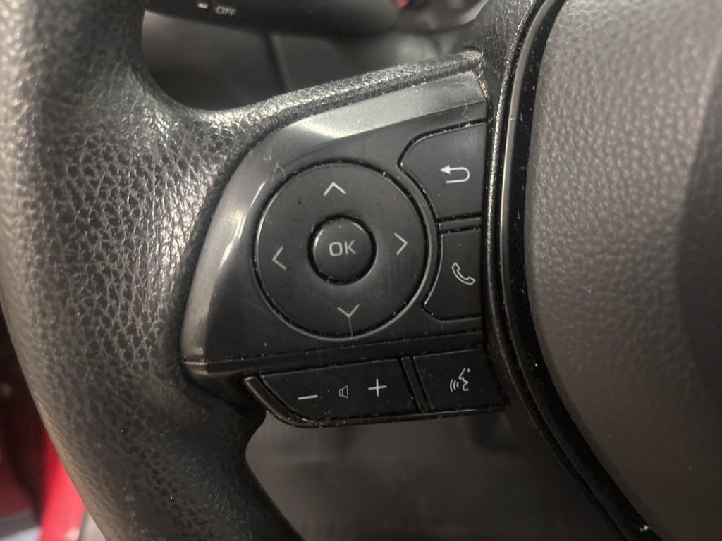 Used 2022 Toyota RAV4 LE image 18